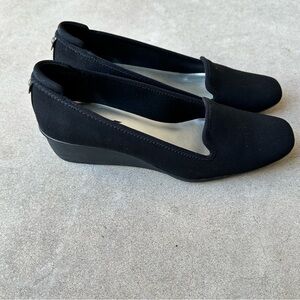 Anne Klein Sport Winnefred
Black Low Wedge Slip On Loafer Pump Size 8.5 🌸